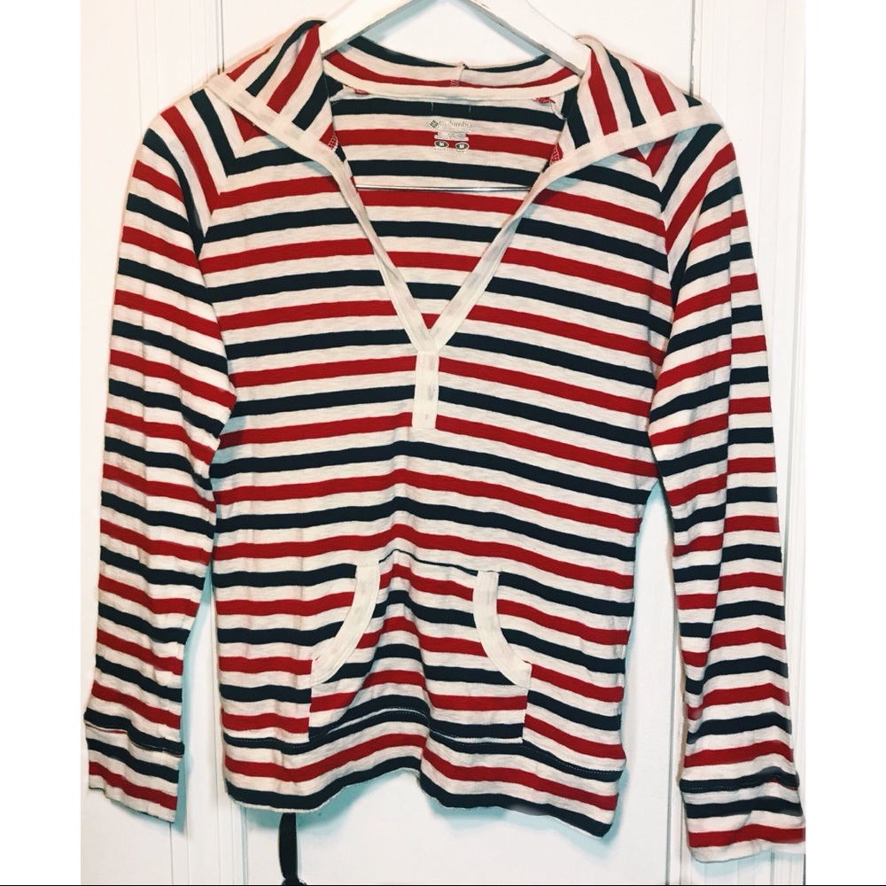 Woman’s Colombia V Neck Sportswear Top